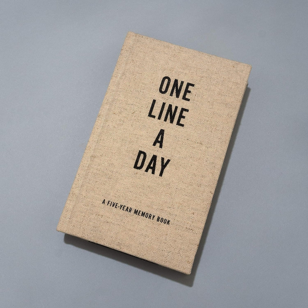 Canvas One Line a Day: a Five-Year Memory Book (Yearly Memory Journal and Diary, Natural Canvas Cover)